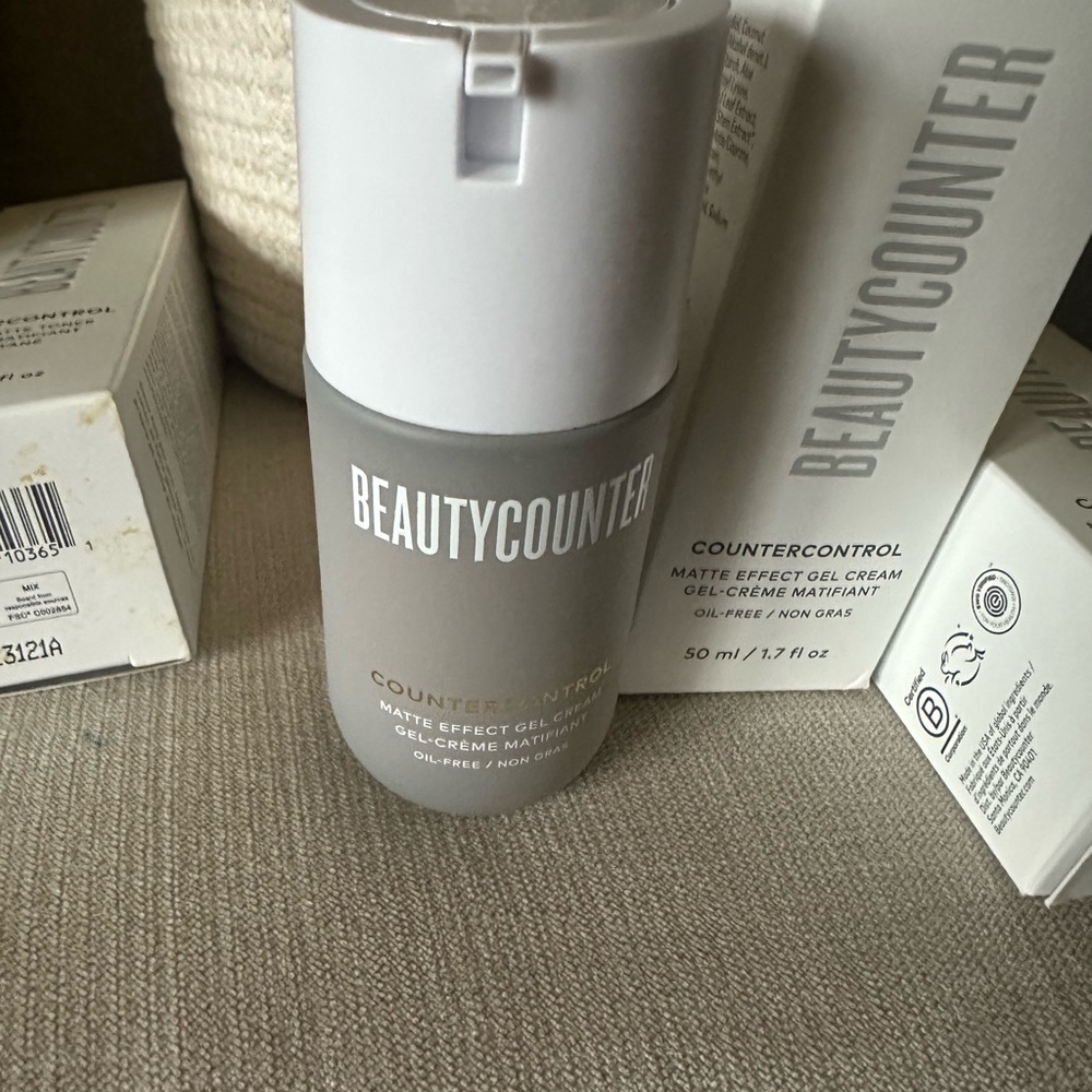 Beautycounter Countercontrol Matte Effect Gel Cream - Exp product
